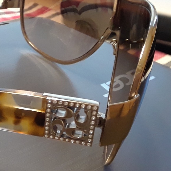 COACH SUNGLASSES - Picture 3 of 3